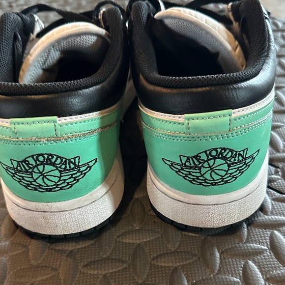 Nike Low Top Sneakers in Black, White & Mint Green - Picture 2 of 4